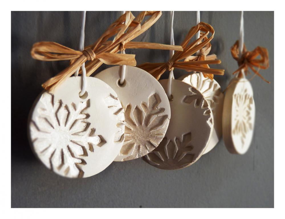 Modern Snowflake Ornaments-set Of 5, White Ceramic, Pearl Painted.