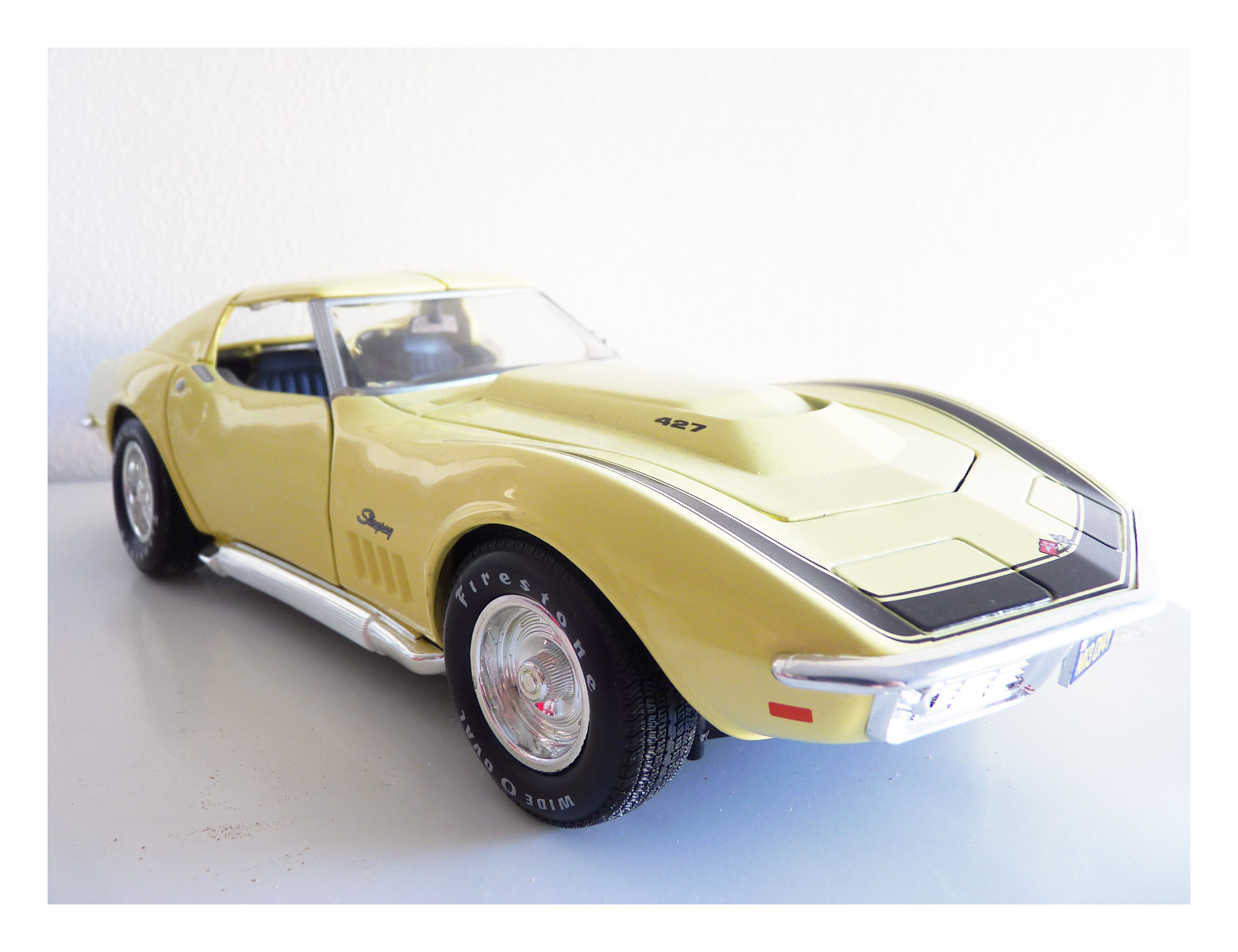 1969 Corvette Collectible Hotwheels Car 1:18 on Luulla